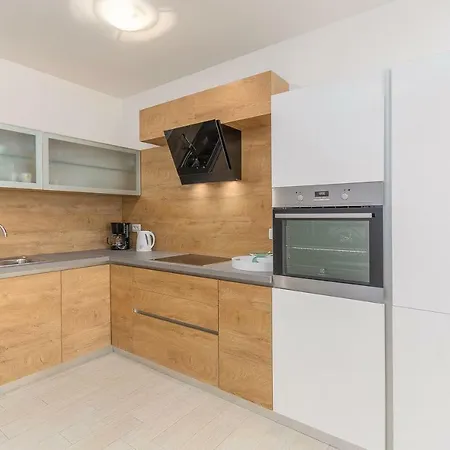 Marina Apartment *